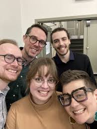 Annalise Weaver's Instagram, Twitter & Facebook