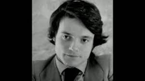 Massimo Ranieri canta Simmo e Napule paisa'