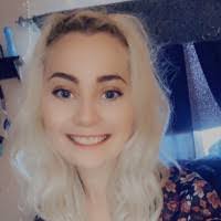 Leah Potts's Instagram, Twitter & Facebook