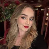 Molly Chandler's Instagram, Twitter & Facebook