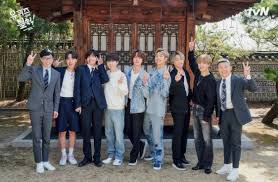 Hmmm kayaknya kamu bukan penggemar bts! Soo Choi Permission To Dance On Twitter Tvn You Quiz On The Block Bts Twt Preview 3 24 8 40pm Kst On Their Instagram Https T Co Gojxsu4kro