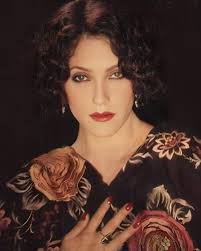 O ano era 1989 . A novela,Kananga do Japão, superprodução da extinta Rede  Manchete. E Christiane Torloni,aos 32 anos, brilhava na pele da heroína Dora  Macedo. . . . . #christianetorloni #christorloni #