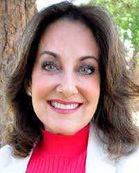 Renee Tanner's Instagram, Twitter & Facebook