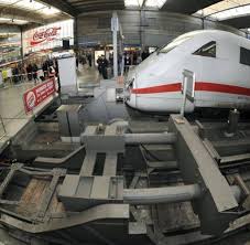 Im süden pakistans sind bei einem schweren zugunglück mindestens 41 menschen ums leben gekommen. Unfall Ice Fahrt Auf Prellbock Im Munchner Hauptbahnhof Welt