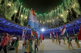 The perfect end for an unforgetable olympic games.wat. Fireworks Go Off As The Flags Are Carried In During The Olympic Closing Ceremony Abc News Australian Broadcasting Corporation