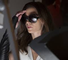 Снискала известность в 2016 году благодаря публикации дебютного сингла «ocean eyes» на soundcloud. 14 Top Photos Of Billie Vee Miran Gallery