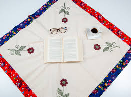 Buldan Kumas Uzerine Nakis Islemeli Pazen Runner Ve Masa Ortumuzu Cok Begeneceksiniz Masa Ortusu 90x 90 Runner 50 X 13 Pazen Ortuler Dekorasyon Fikirleri