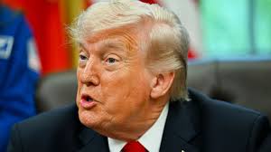 Trump elimina i dazi sul whisky scozzese dopo la visita di Carlo e Camilla