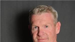 Bee Gee auctions his guitar for bushfire relief