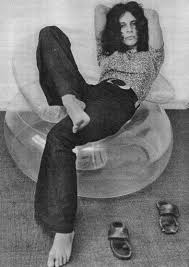 Fruta gogóia, todo o amor que houver nessa vida, santana. Gal Costa Awesome 70s Chair Gal Bossa Nova Music Bossa Nova