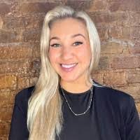 Anna Fister's Instagram, Twitter & Facebook