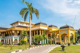 Kalau berbicara medan tiada habisnya, selain keragaman budayanya juga memiliki tempat wisata yang wajib dikunjungi. 15 Tempat Wisata Di Medan Yang Wajib Dikunjungi Tahun 2021