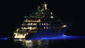 What does a yacht longer than a football field come with? Jeff Bezos Wird Fur Super Yacht Kritisiert Die Ihm Nicht Gehort