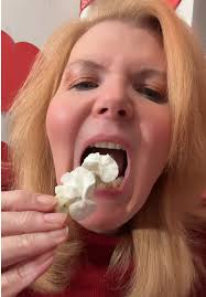 Chocolate Drizzled Kit Kat Valentine