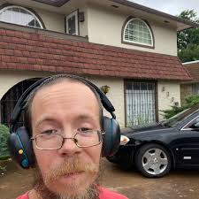 Engine 204, yet another vacant firehouse. Located at 299 Degraw St in the  Cobble Hill Section of Brooklyn, this company has changed numbers a few  times, but was officially disbanded May 25th,