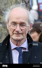 John shipton julian assanges père Banque de photographies et d'images à  haute résolution