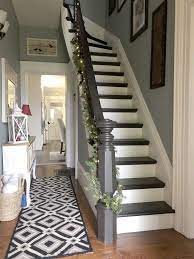 32 Stunning Old Farmhouse Design Ideas To Get Classic Scheme Farmhouse Design Old Farmhouse Painted Staircases