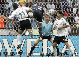 Recuerden que el partido dará comienzo a las 14.45h (horario nueva york) y que se disputará en el espectacular estadio signal iduna park de dortmund. Mundial De Futbol Alemania 2006 Alemania Vs Argentina 1 1 Venelogia