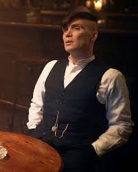 Il taglio di capelli della nota serie tv sta davvero spopolando tra i giovani. Pin By Caterina Basta On Cillian Murphy Peaky Blinders Costume Cillian Murphy Peaky Blinders Peaky Blinders
