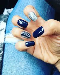 Dive deep into a mist of navy blue ombre nails enriched by a divine ombre shimmer that can only remind you of the sheer depths of the blue ocean sea. 25 Hottest Royal Blue Nail Ideas For 2021 Naildesigncode