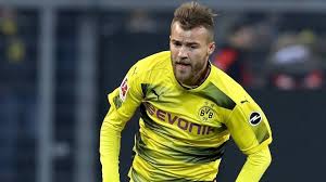 Yarmolenko makes dortmund pledge 1) growing pains born in the russian city of st petersburg, yarmolenko moved to ukraine, the country of his parents' birth, settling in the town of. West Ham Sign Yarmolenko From Borussia Dortmund Itv News