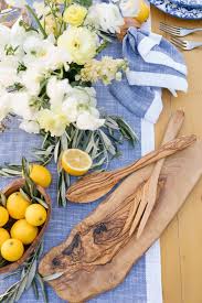 A Lemon Tablescape With Sur La Table Www Beijosevents Comblog In 2020 Lemon Tablescape Tablescapes Sur La Table