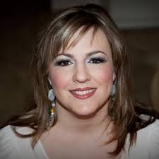 Allison Negus's Instagram, Twitter & Facebook