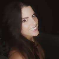 Laura Heras's Instagram, Twitter & Facebook