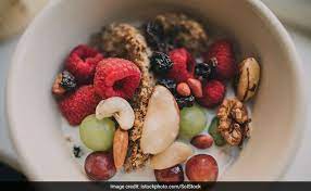 In this sense, this means that 16/8 intermittent fasting involves fasting for 16 hours per day. Intermittent Fasting Break Your Fast With These 5 Weight Loss Friendly Foods