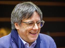 Puigdemont marca territorio y el Ebro, desbordado