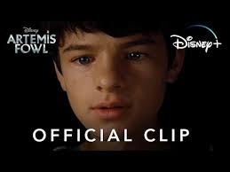 Il film trascura i personaggi e tradisce lo spirito del romanzo. Artemis Fowl Recensie Op Disney Plus Belgie Op Moviepulp