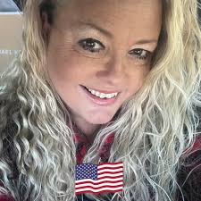 What are some do's and don'ts for Mickey's Very Merry Christmas Party?