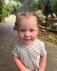 I'm obsessed with her🩵🐬🥝🌼🐠🤩💛