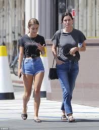 Earlier this month, the ladies popped up at pal ed sheeran's charity concert in london, and we can't believe she's a teenager now. Courteney Cox And Daughter Coco Head For A Movie Date Daily Mail Online