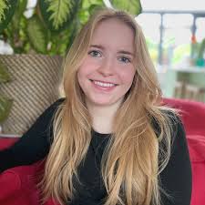 Lily Rees's Instagram, Twitter & Facebook