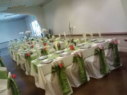 These Are The Long Tables Decorated For A Spring Quinceanera Decoracion De Unas Sillas
