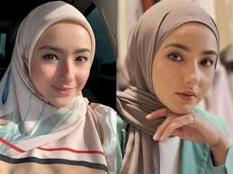 Pelakon berasal dari singapura, hannah delisha berkongsi berita gembira apabila selamat bergelar isteri kepada aktor dari negara sama, imam emy. Potret Menawan Hannah Delisha Artis Negara Tetangga Yang Memutuskan Berhijab Indozone Id