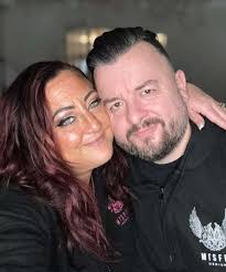 Reporter's encounter with TikTok's Misfit Medium, Dan Hoyt, and his wife Jen