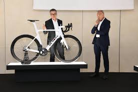 Capovelo Com De Rosa Unveils Updated Sk Pininfarina Aero Bike