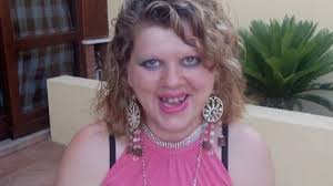 Maria di Trapani, la 38enne siciliana un po' trash che conquista il web