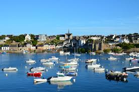 Le Conquet Est Un Port Du Pays D Iroise Borde Par La Mer Et Traverse Par La Ria De L Aber Conq Le Port Du Conquet Es Lieu Touristique Touriste Region Bretagne