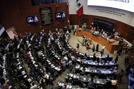Estos son los legisladores que levantaron la mano para presidir el Senado