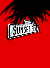 Sunset boulevard é a trágica história de norma desmond, uma antiga estrela do cinema mudo ofuscada pelo surgimento dos filmes falados e pelo próprio envelhecimento; Origin Theatrical Sunset Boulevard