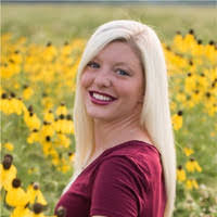 Kelli Cunningham's Instagram, Twitter & Facebook