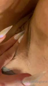 Bigluna22 - Jiggles Ass Masturbates and tastes herself