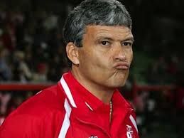 Clausen mueve las fichas para jugar contra Real Potosí