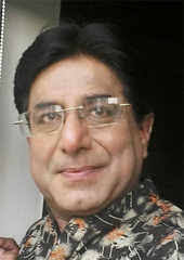 Iris Reimnitz's Instagram, Facebook & LinkedIn