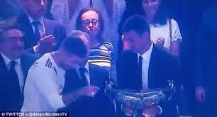 I believe that ramos needs a few more years before he can be compared with maldini. Sergio Ramos Pays Tribute To Paolo Maldini As He Lifts Bernabeu Trophy Daily Mail Online