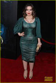 Welcome to alyssa milano online, your online resource for actress & entrepreneur, alyssa milano! Alyssa Milano Reacts To Being Called A Washed Up Actress Photo 4549250 Alyssa Milano Tiktok Pictures Just Jared