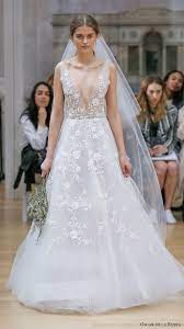 Oscar De La Renta Spring 2018 Wedding Dresses New York Bridal Fashion Week Runway Show Wedding Inspirasi Wedding Dresses Gorgeous Bridesmaid Dresses Wedding Dress Prices
